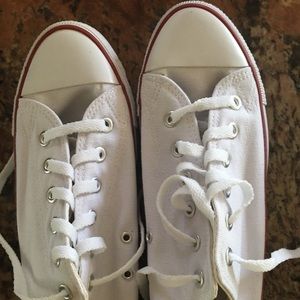 White Converse Chucks size 11W/9.5M never worn